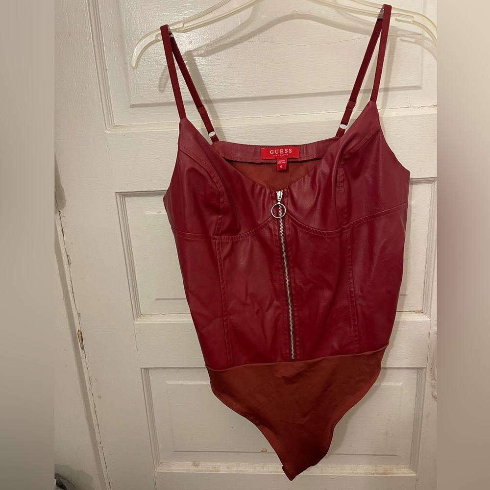 Guess Faux leather Bodysuit. Varios L, and XL .